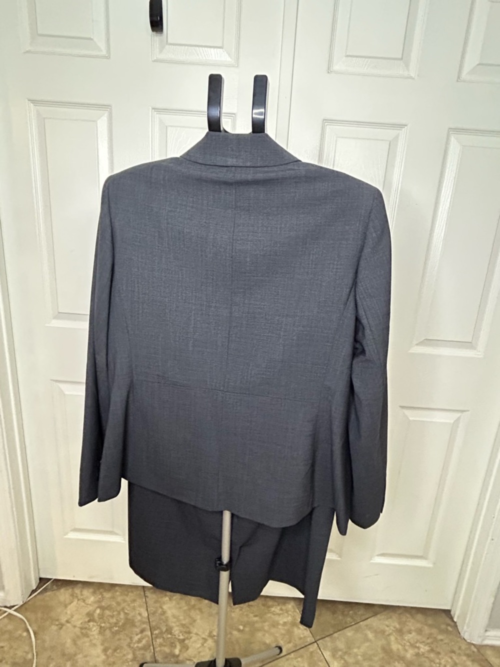 Jones New York Women's Charcoal Gray Two-Button Skirt Suit - Picture 2 of 7